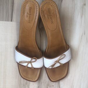 Eric Javits Women's Tan and White Slide Sandals